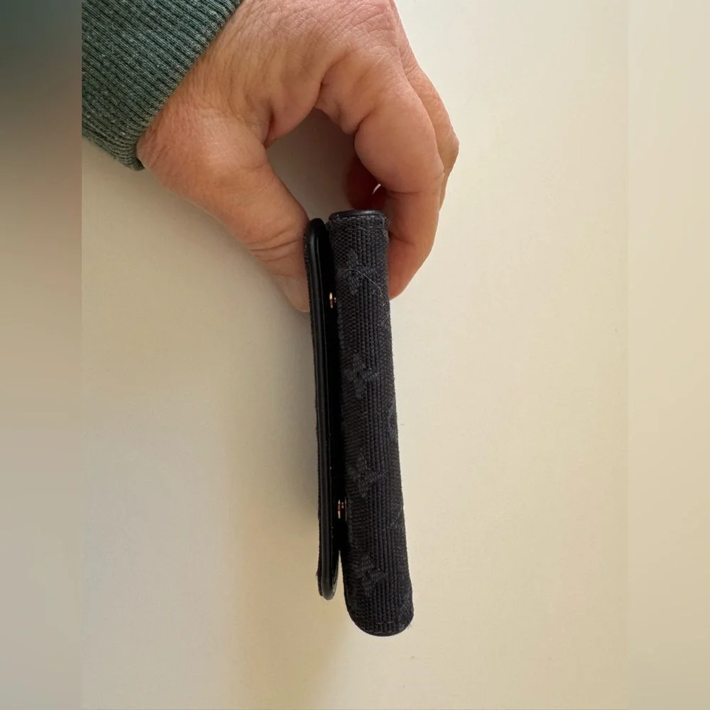 Louis Vuitton Black Monogram Key Holder -EUC with COA and LV dust bag